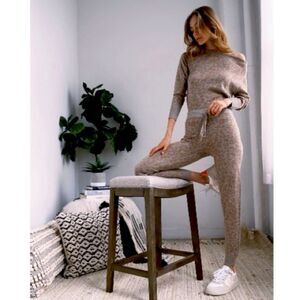 ANTHROPOLOGIE-IRIS Jogger Fawn (Medium)